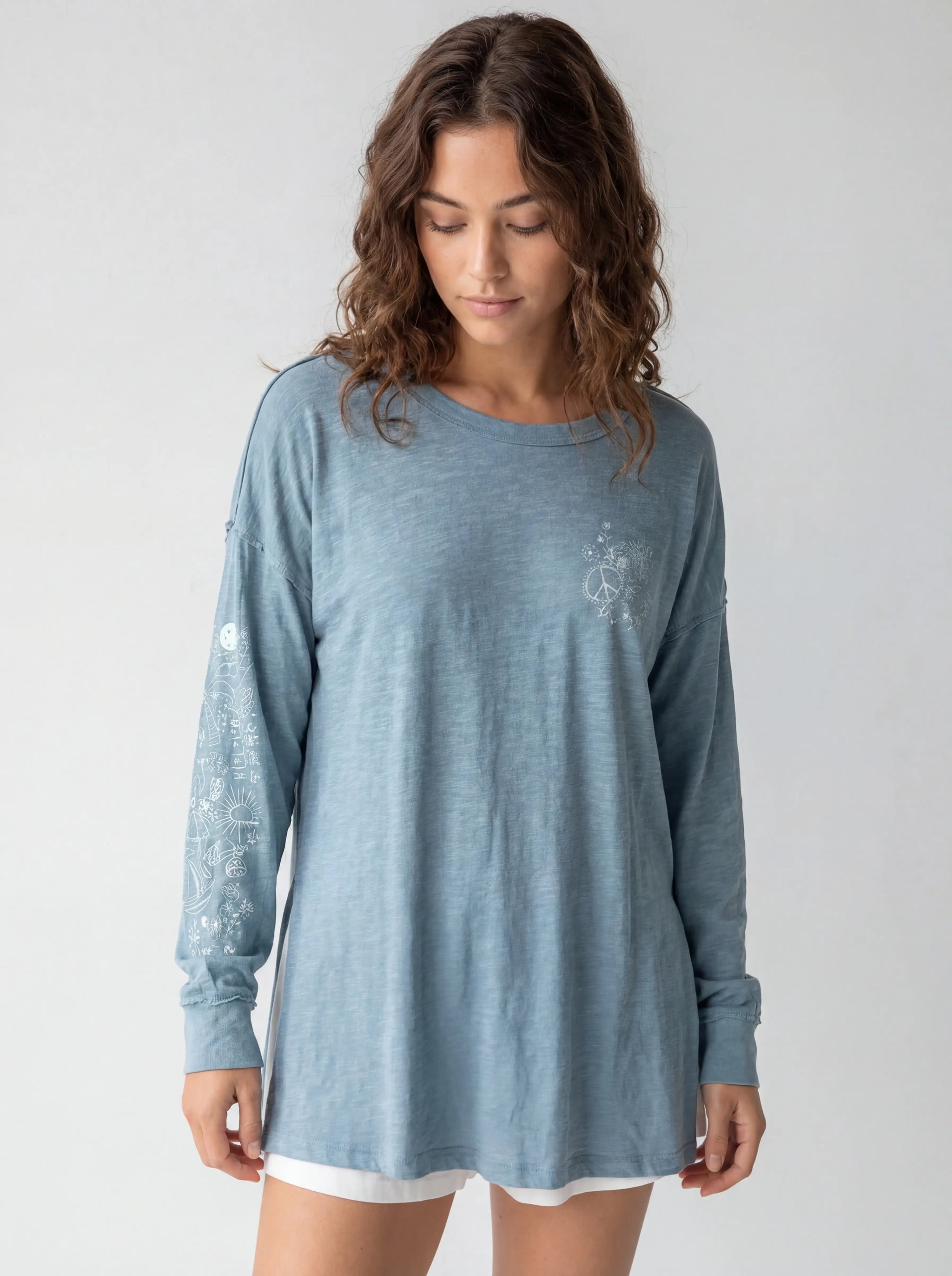 Loose Fitting Graffiti Art Print Raw Edge Top